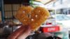 【カンボジアライフ】カンボジアのローカルおやつ　焼きたてワッフル
